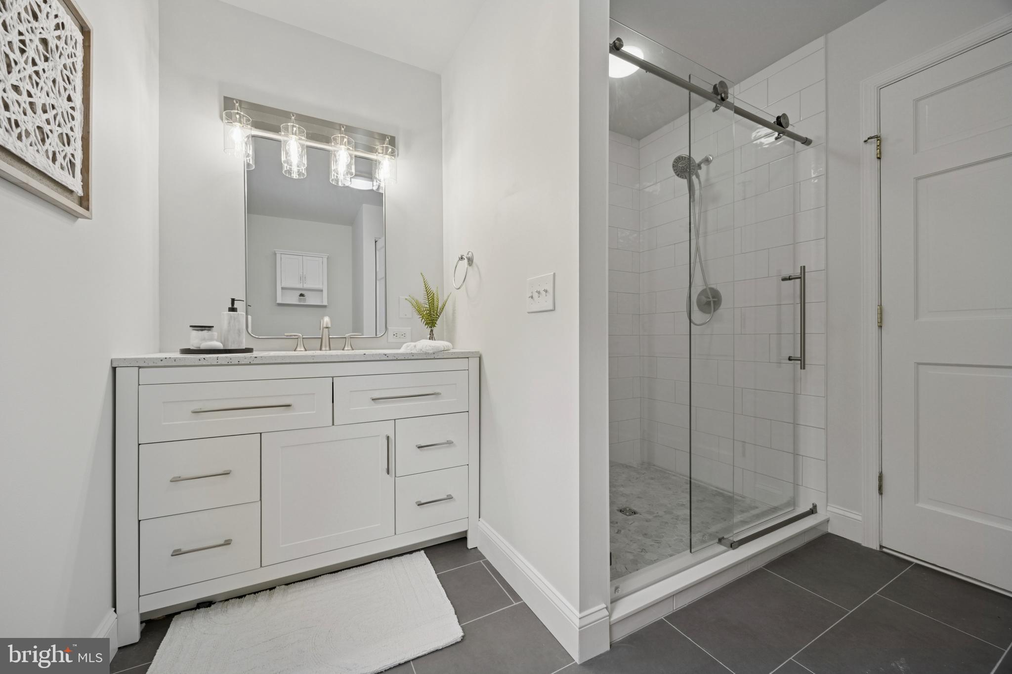 WAYNEWOOD - Residential