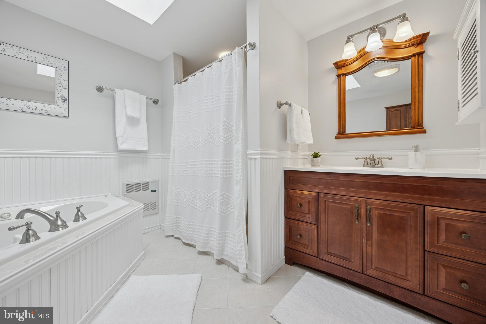 WAYNEWOOD - Residential