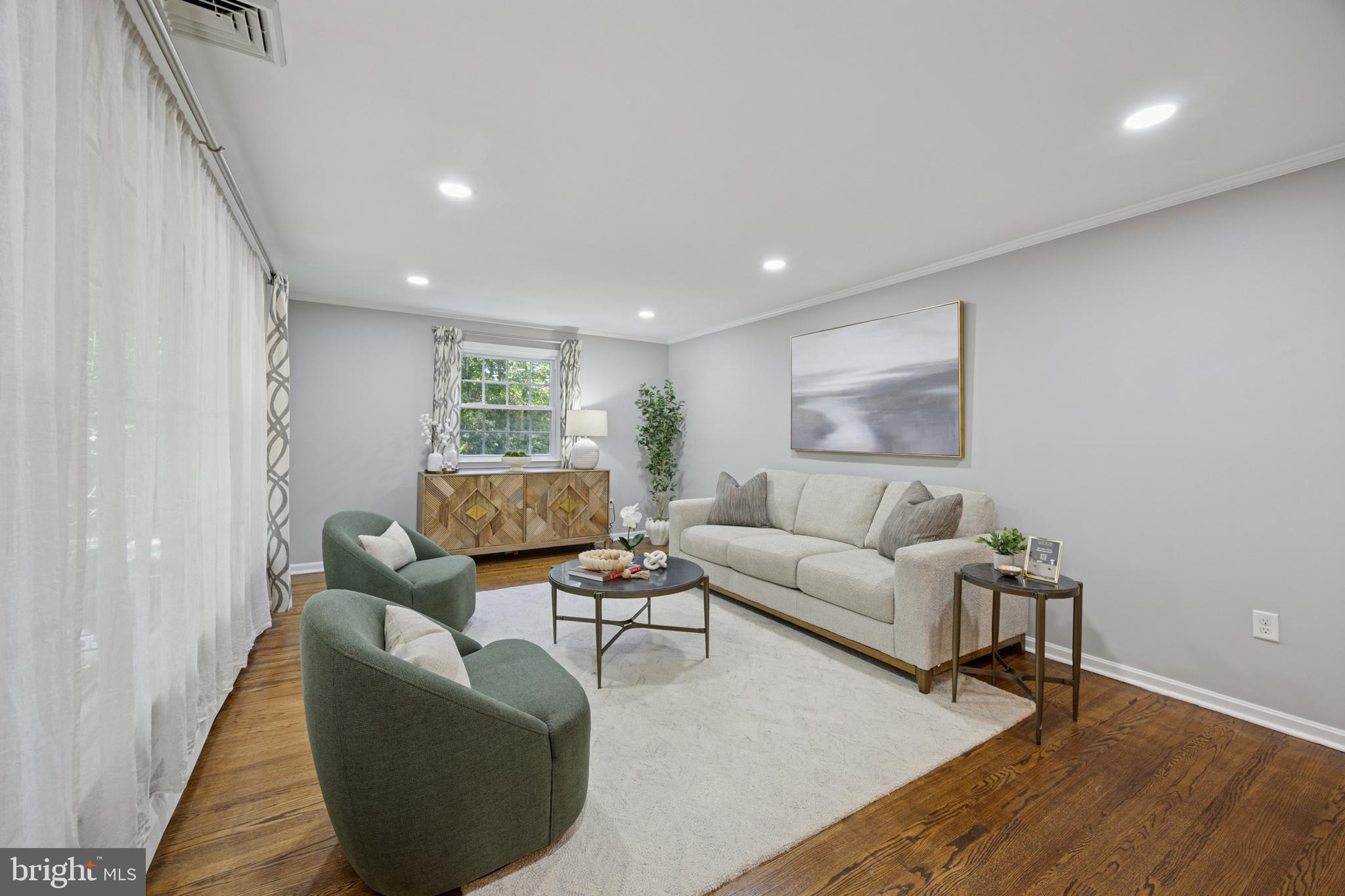 WAYNEWOOD - Residential