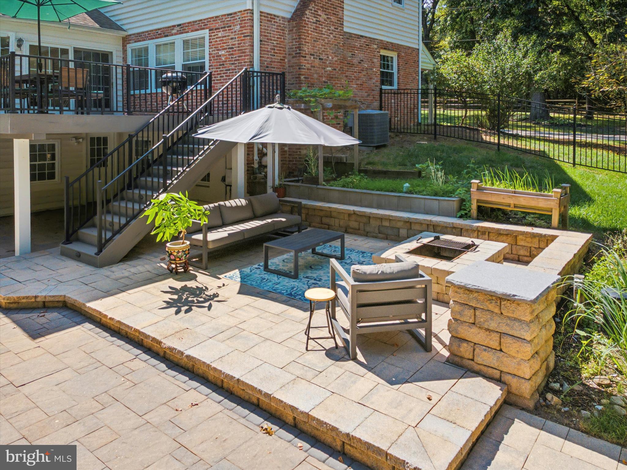 WAYNEWOOD - Residential