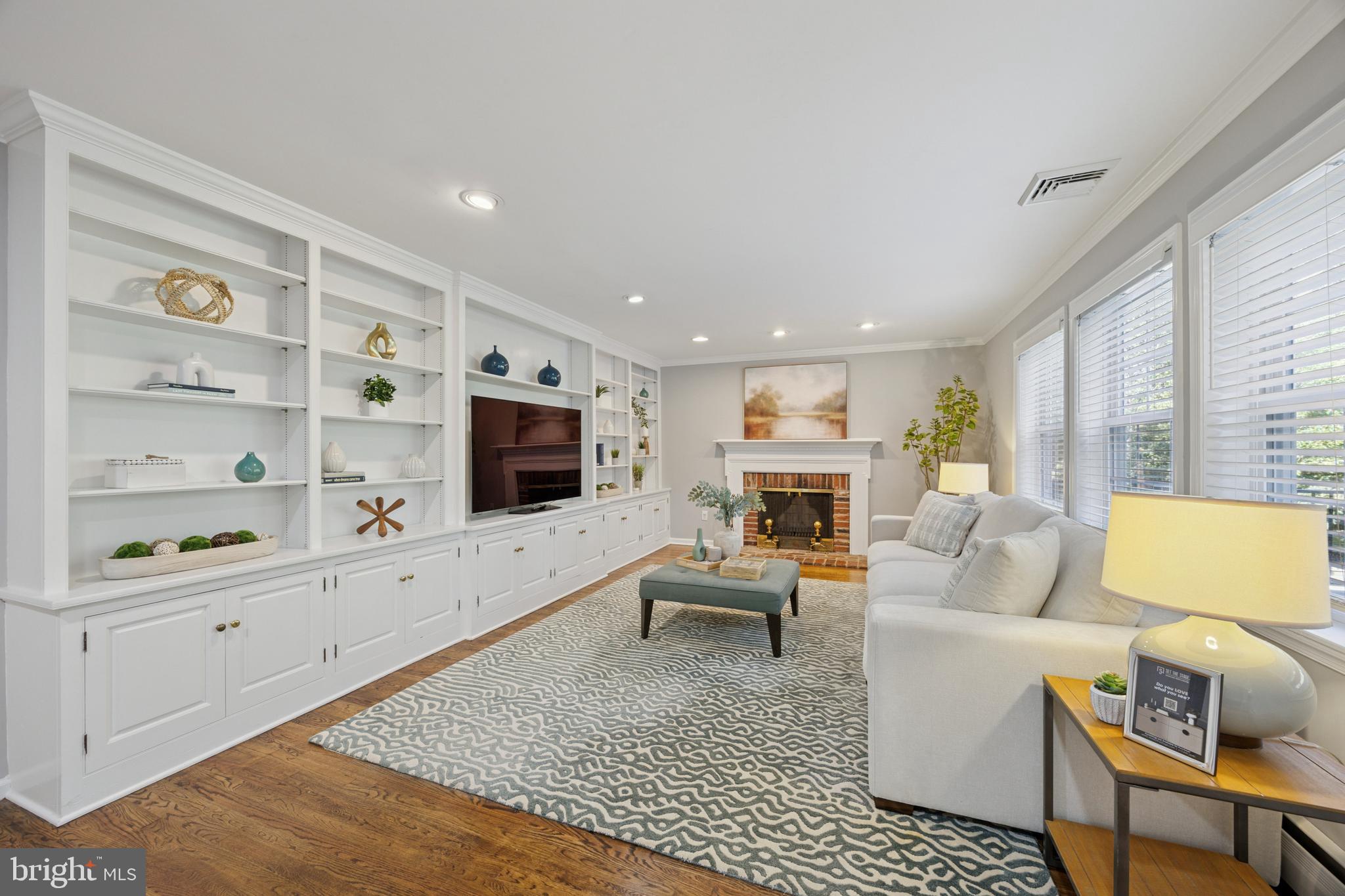 WAYNEWOOD - Residential