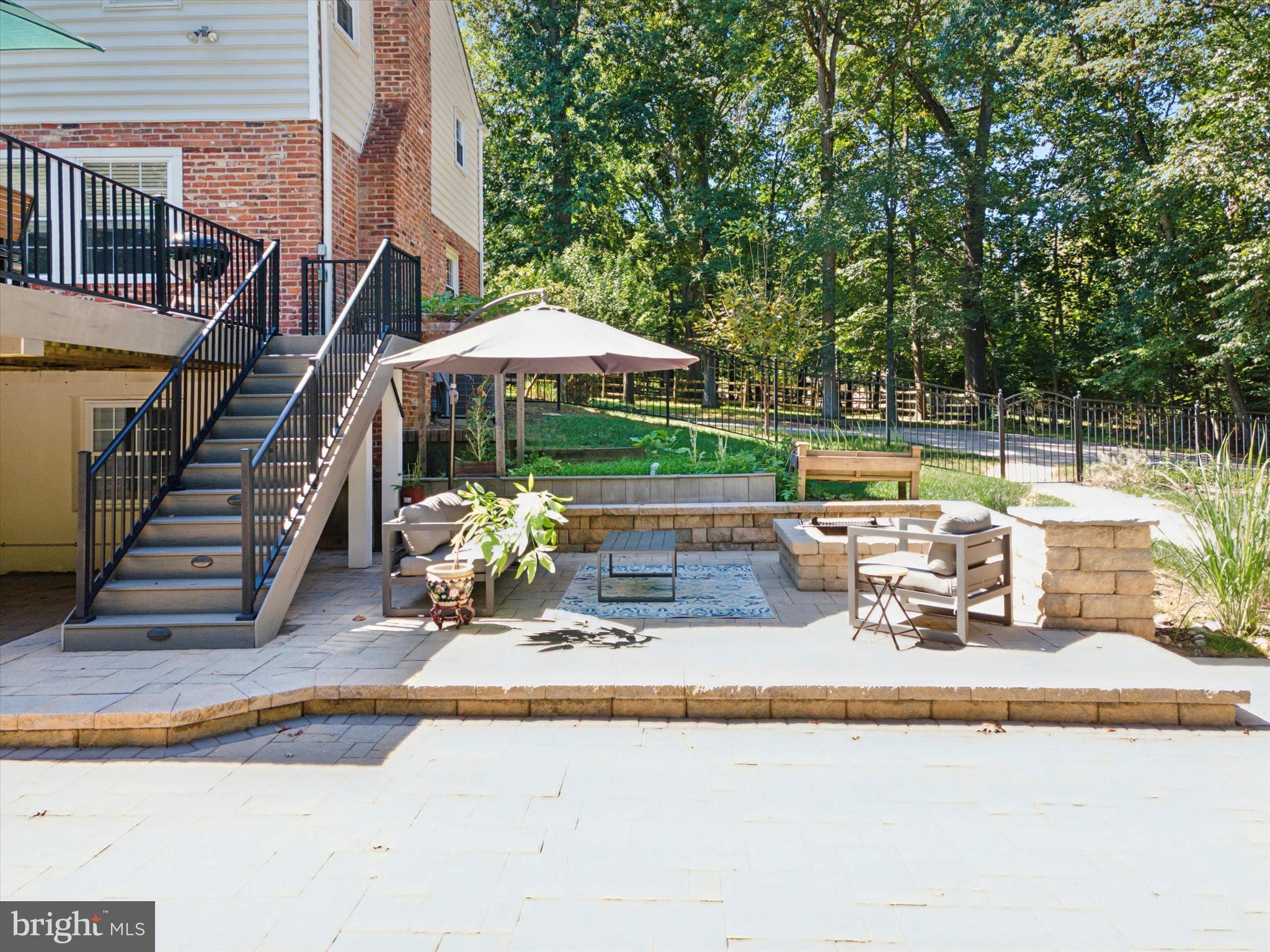 WAYNEWOOD - Residential