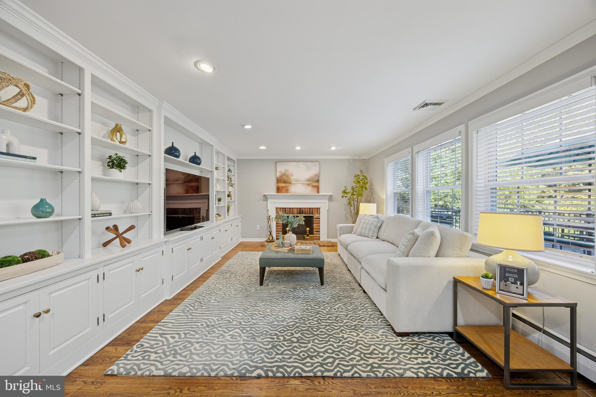 WAYNEWOOD - Residential