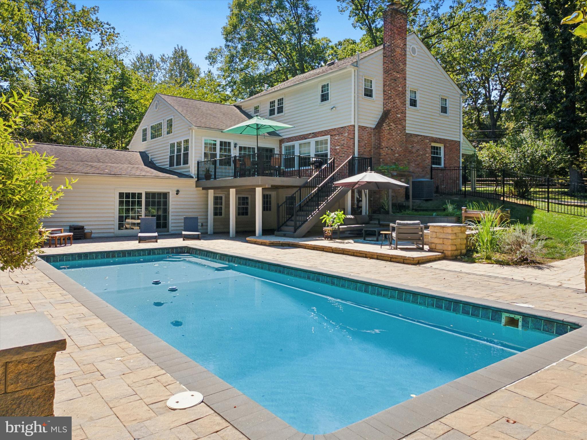 WAYNEWOOD - Residential