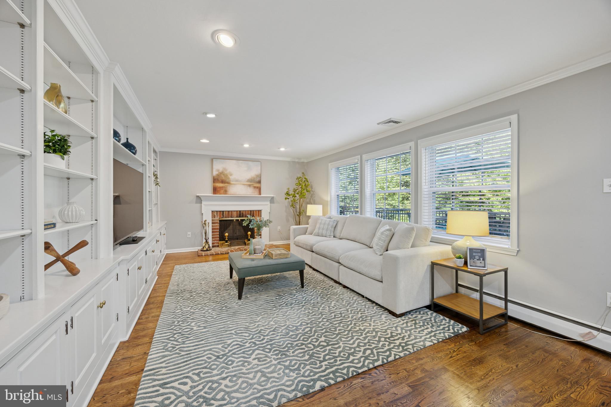 WAYNEWOOD - Residential