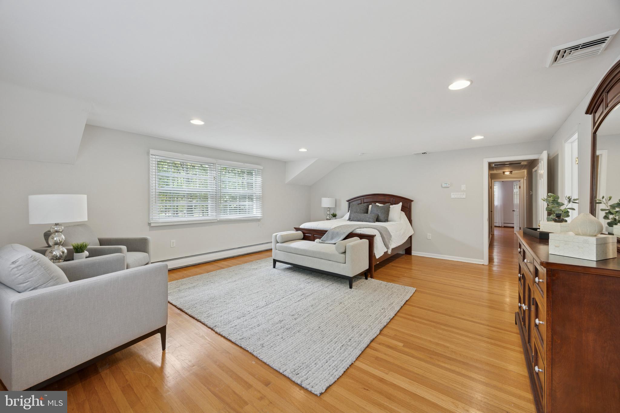 WAYNEWOOD - Residential