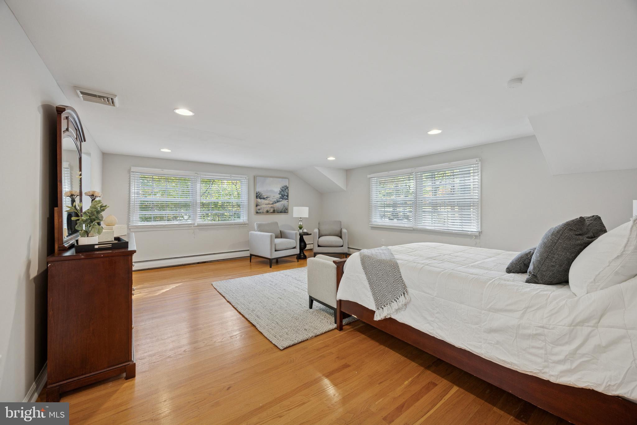 WAYNEWOOD - Residential