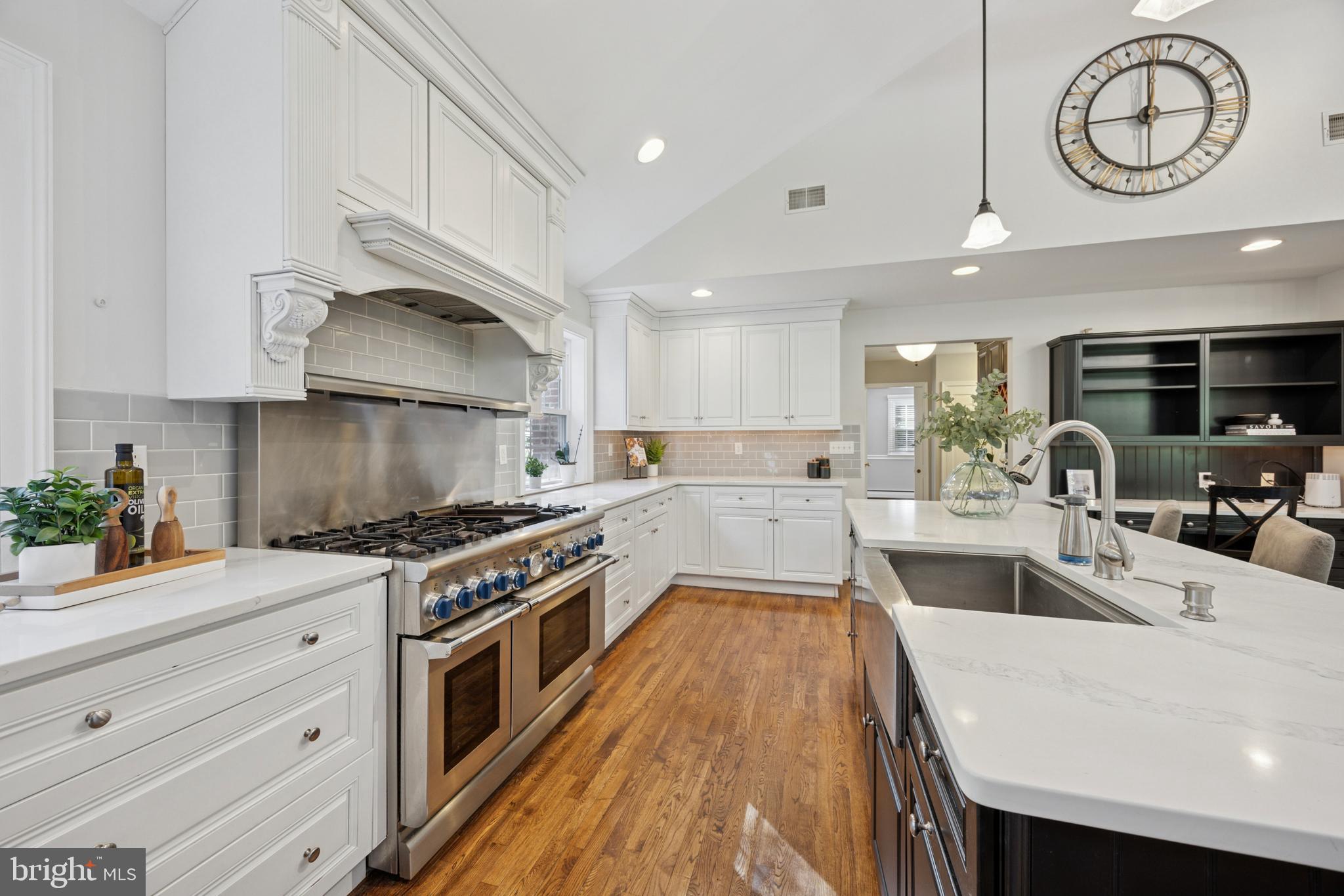 WAYNEWOOD - Residential