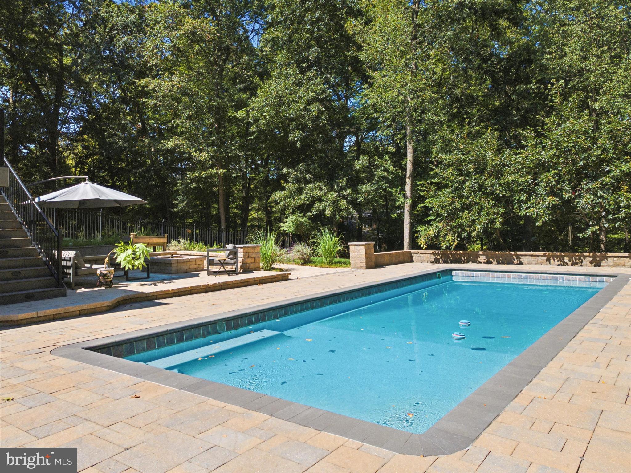 WAYNEWOOD - Residential