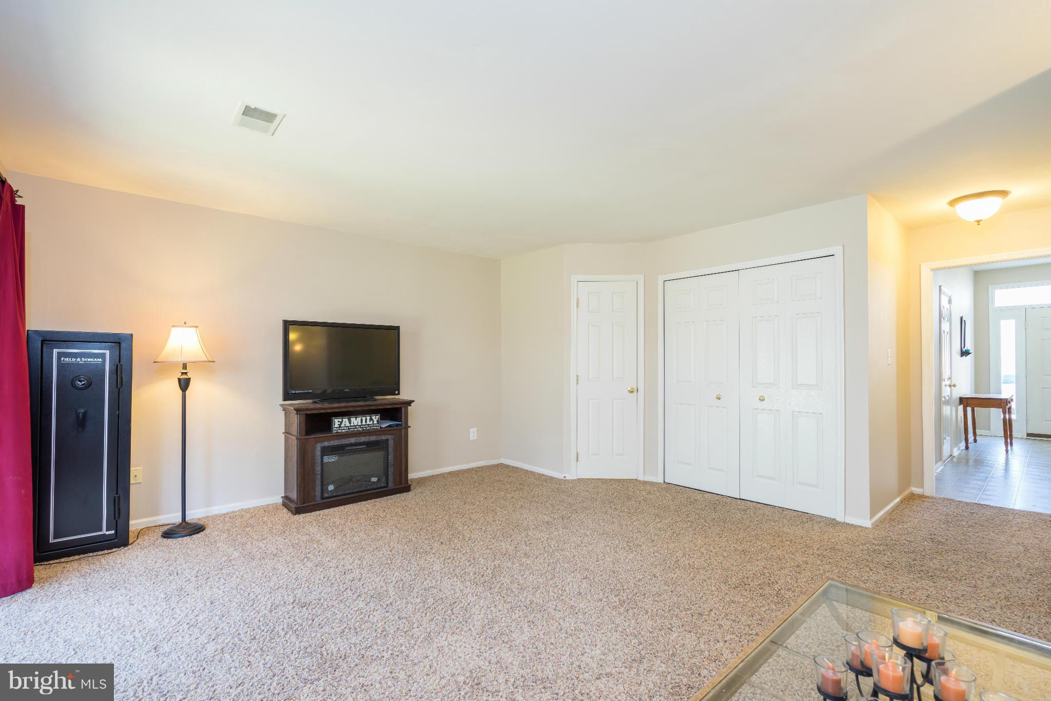 SOUTH RIDING - Residential