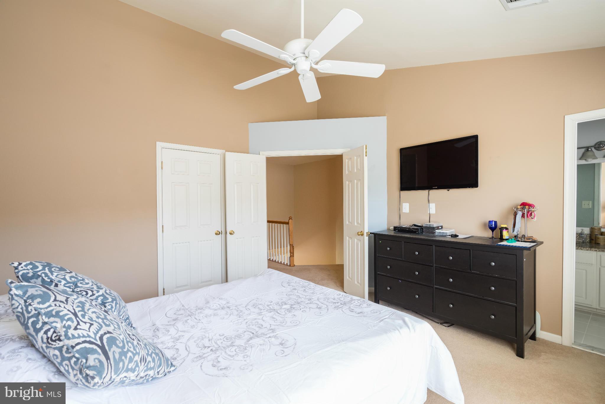 SOUTH RIDING - Residential