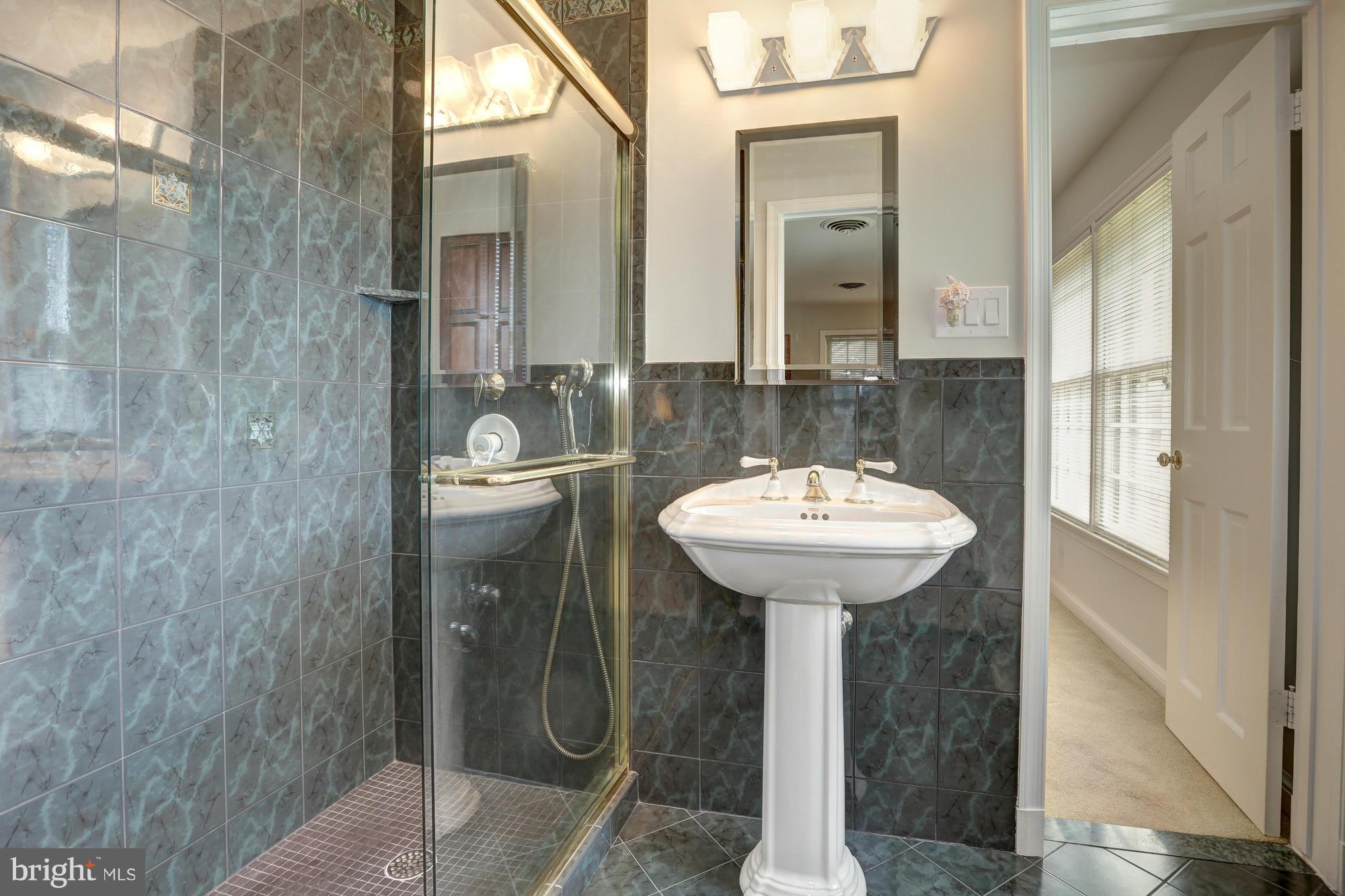 MCAULEY PARK - Residential