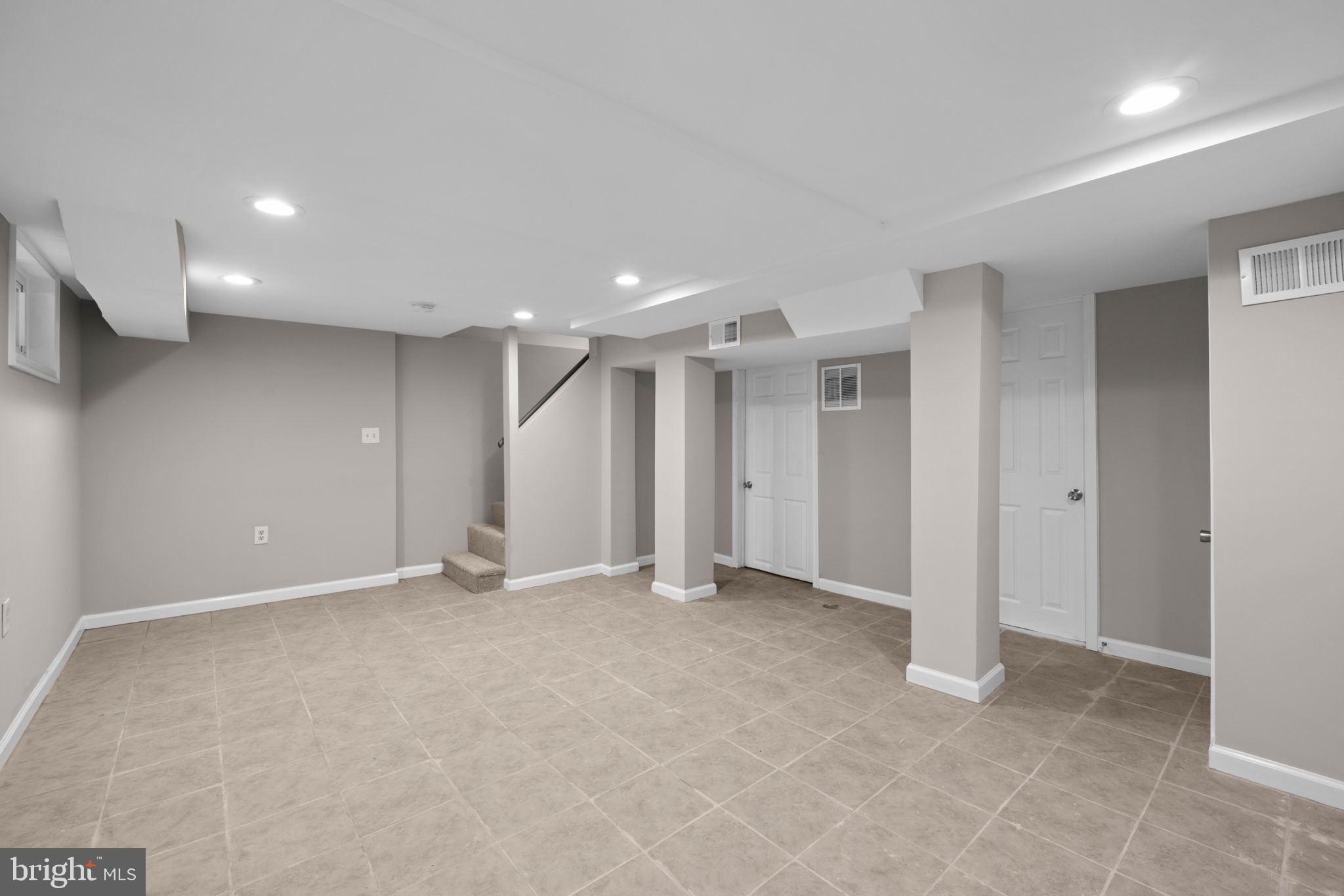 LANDOVER HILLS - Residential