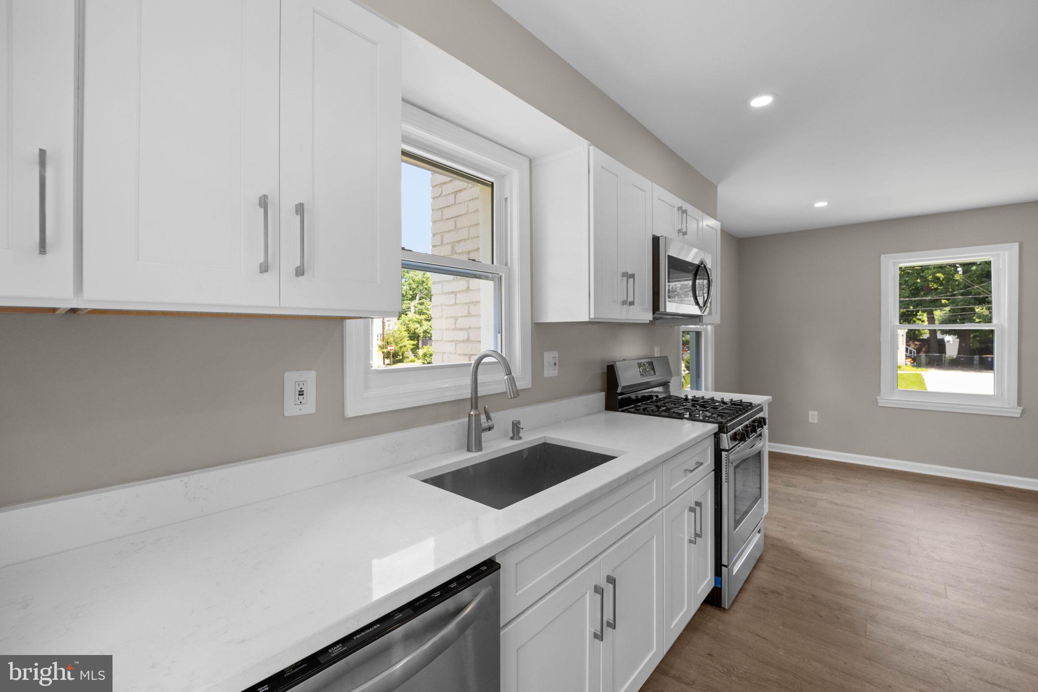 LANDOVER HILLS - Residential