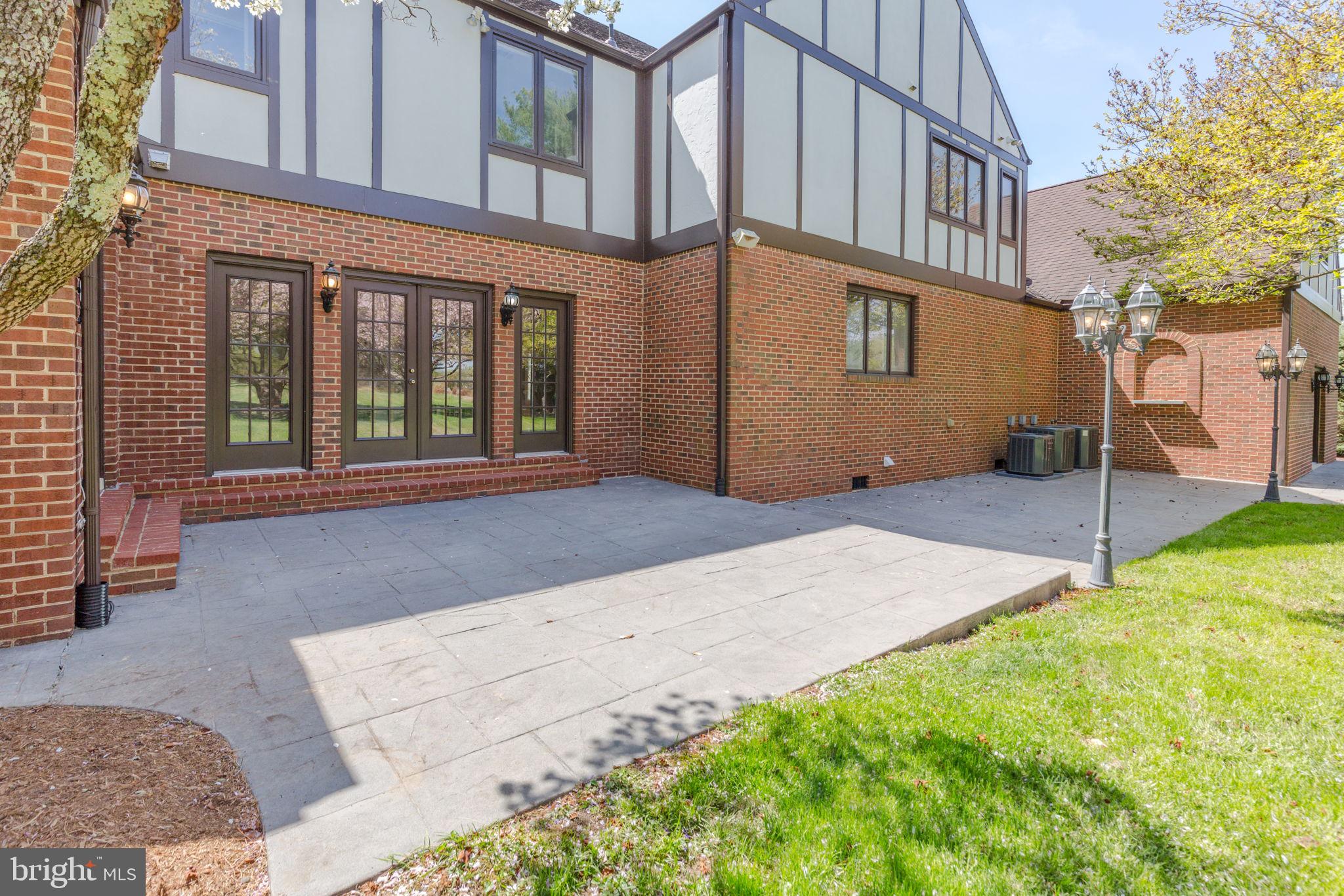 TRAVILAH MEADOWS - Residential