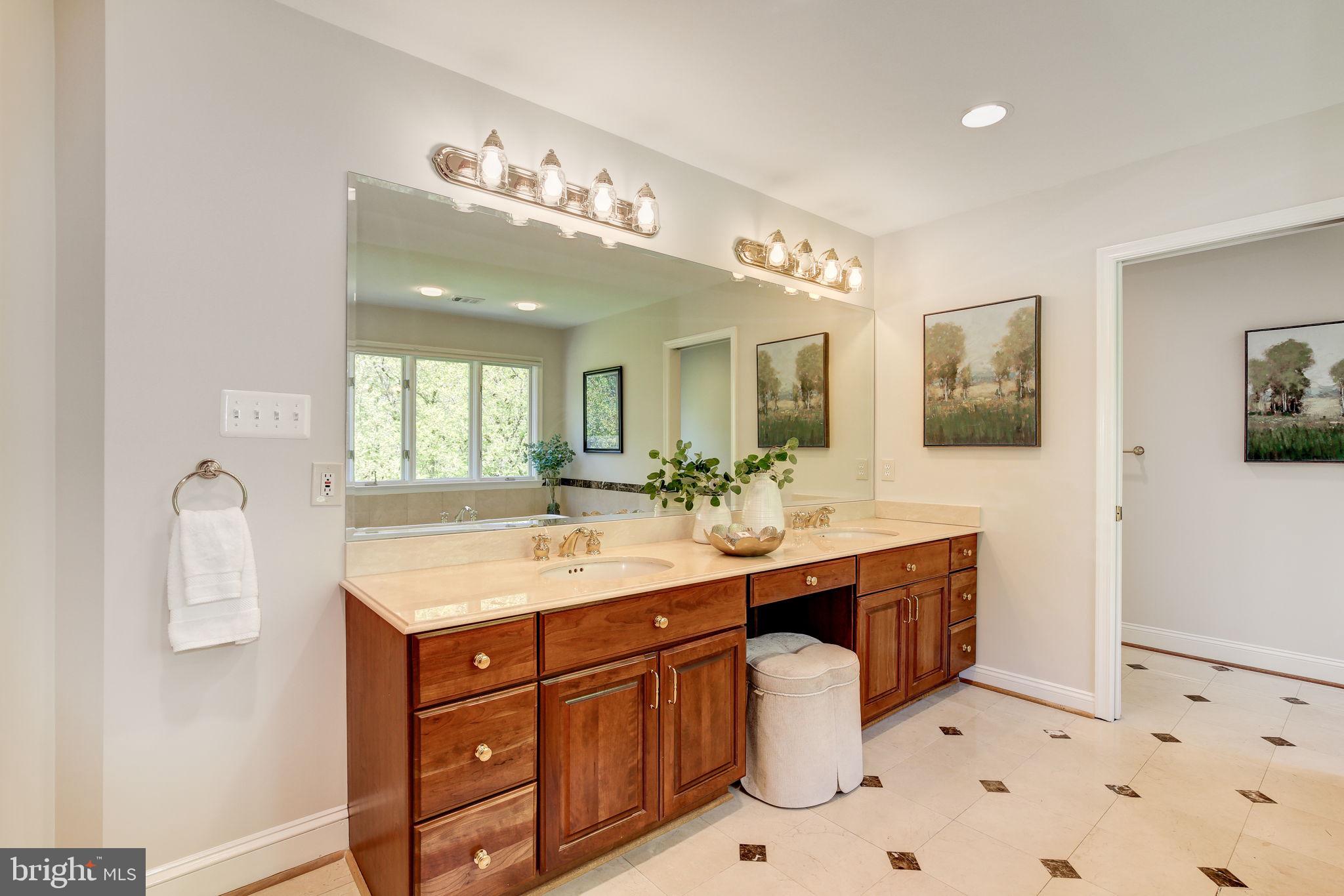 TRAVILAH MEADOWS - Residential