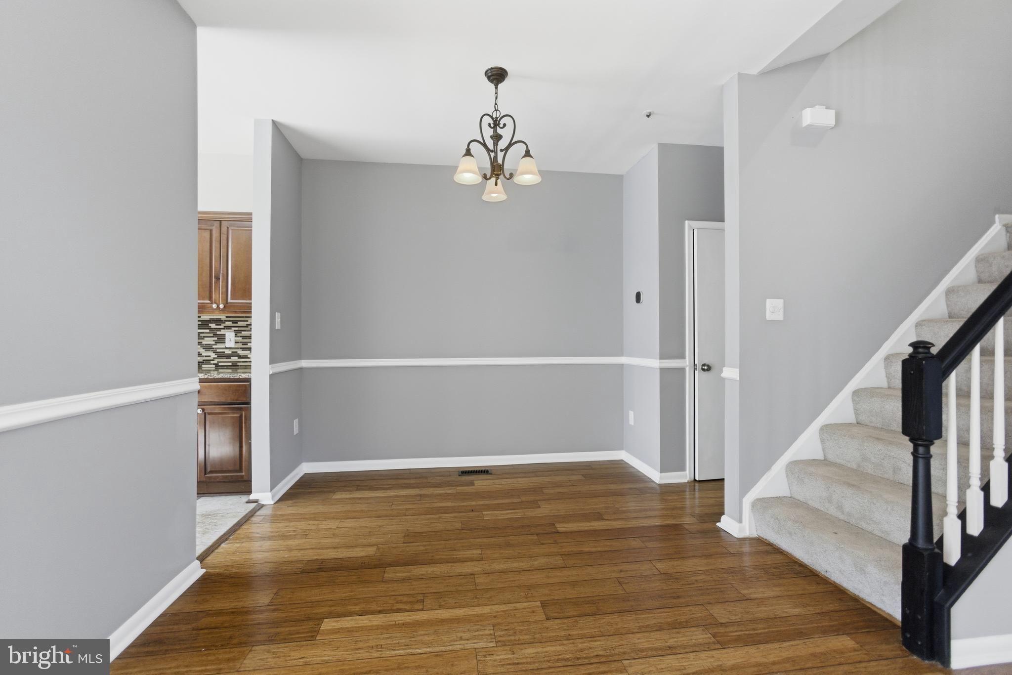 10211 COVE LEDGE COURT