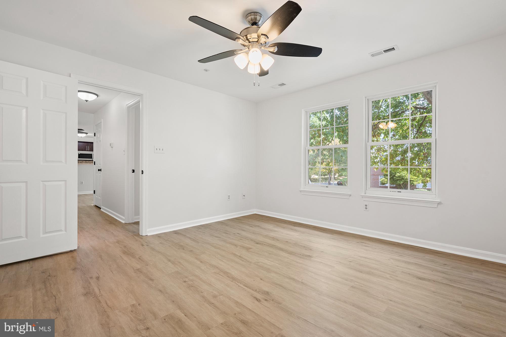 LAKETREE - Residential