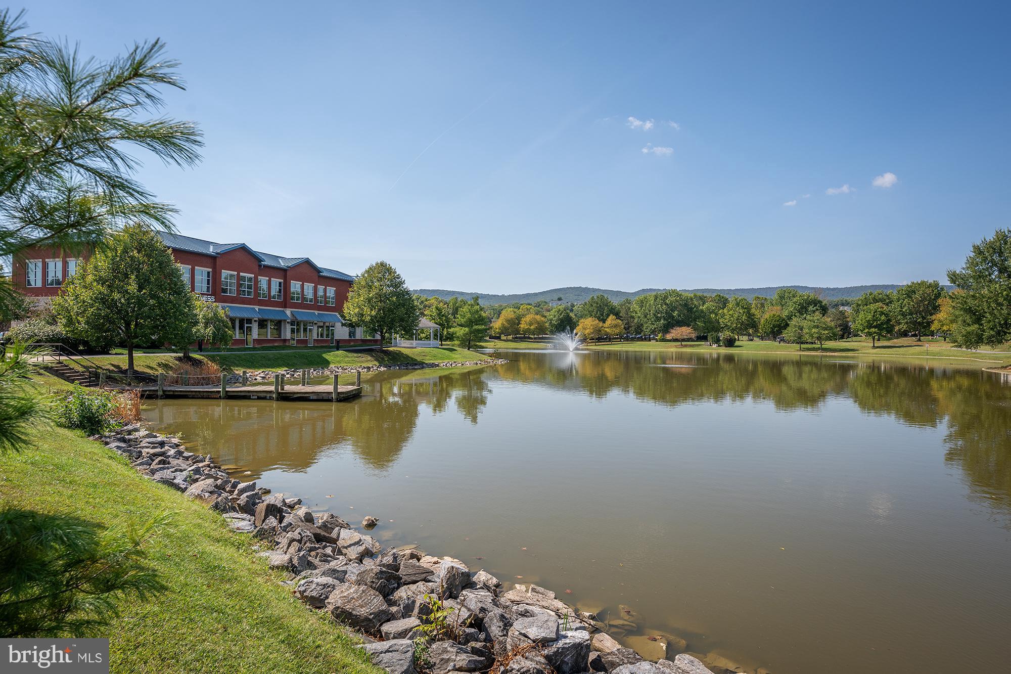 LAKETREE - Residential