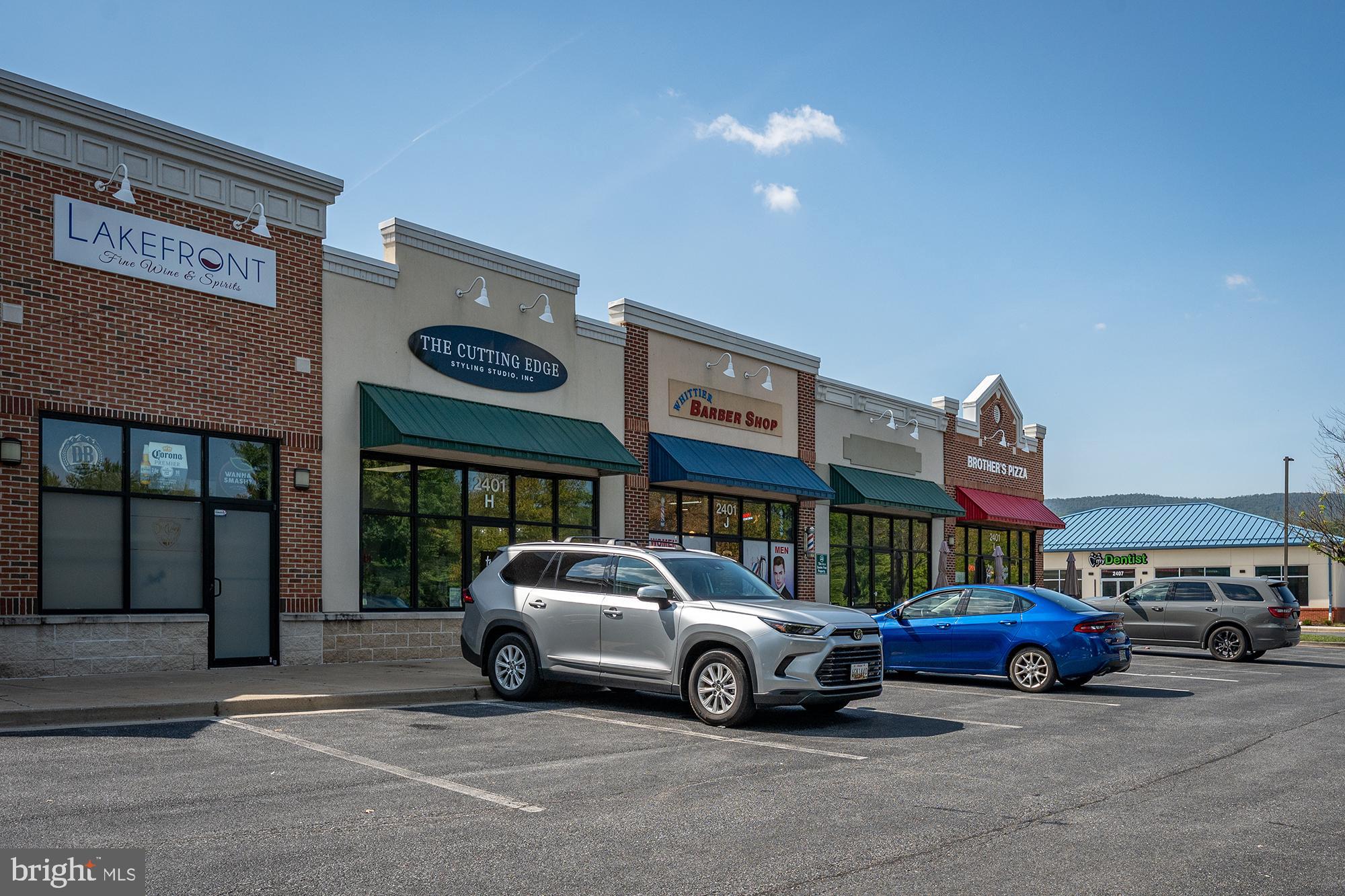 LAKETREE - Residential