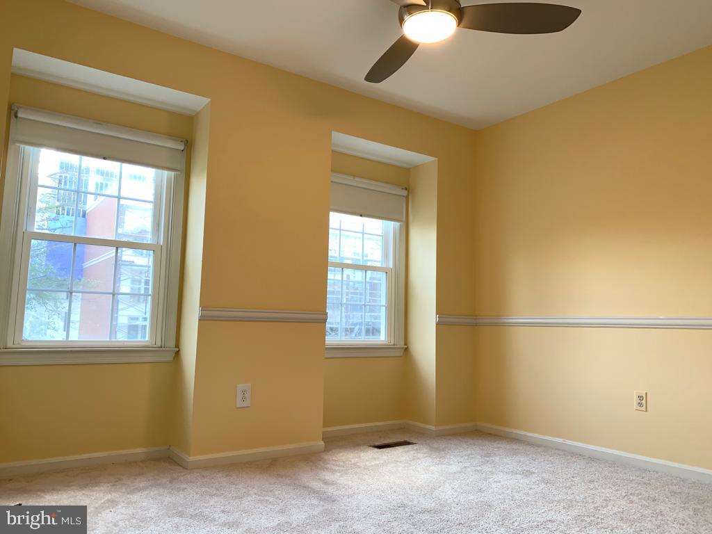 WOODLAND - Residential Lease