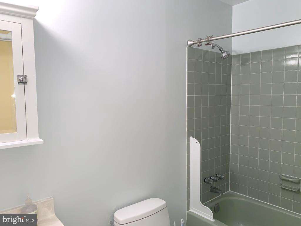 WOODLAND - Residential Lease