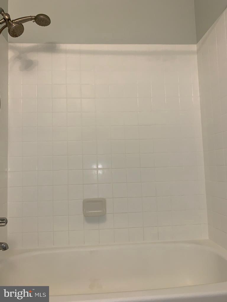 WOODLAND - Residential Lease