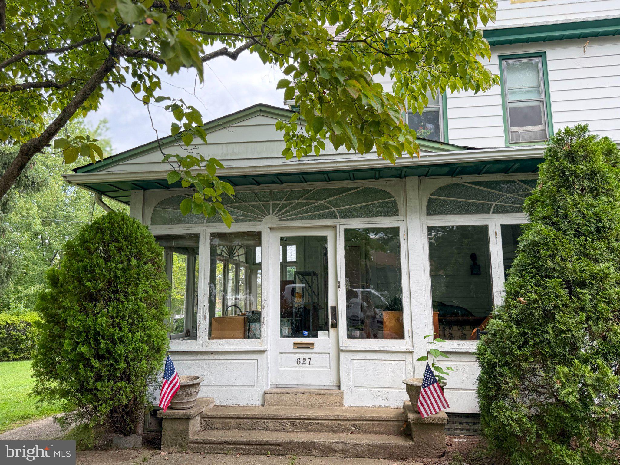 627 EDISON AVENUE