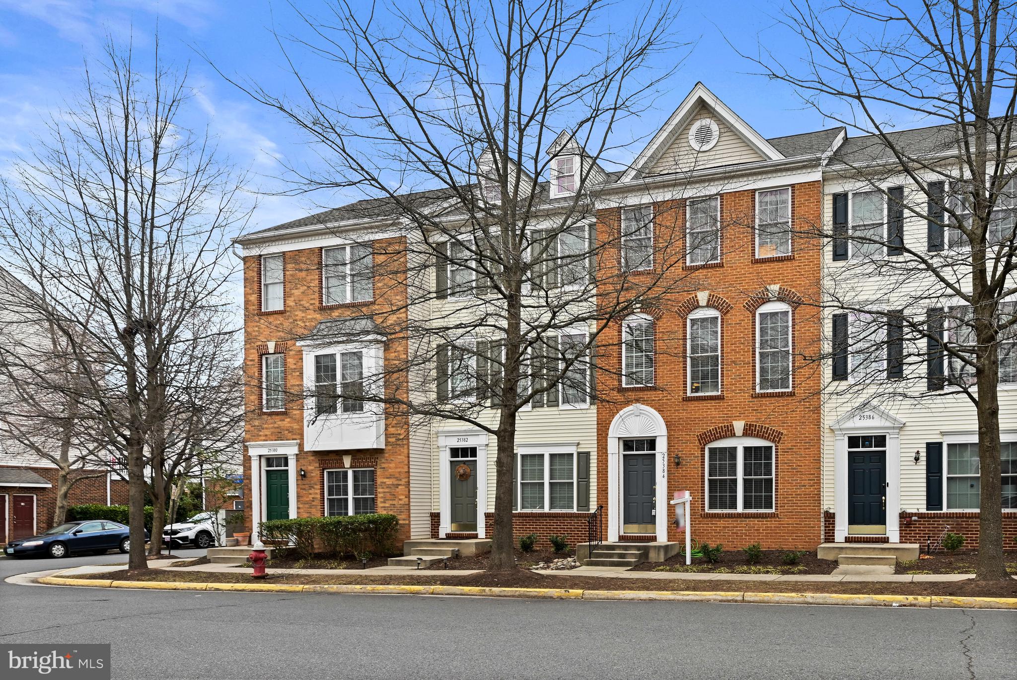 SOUTH RIDING - Residential