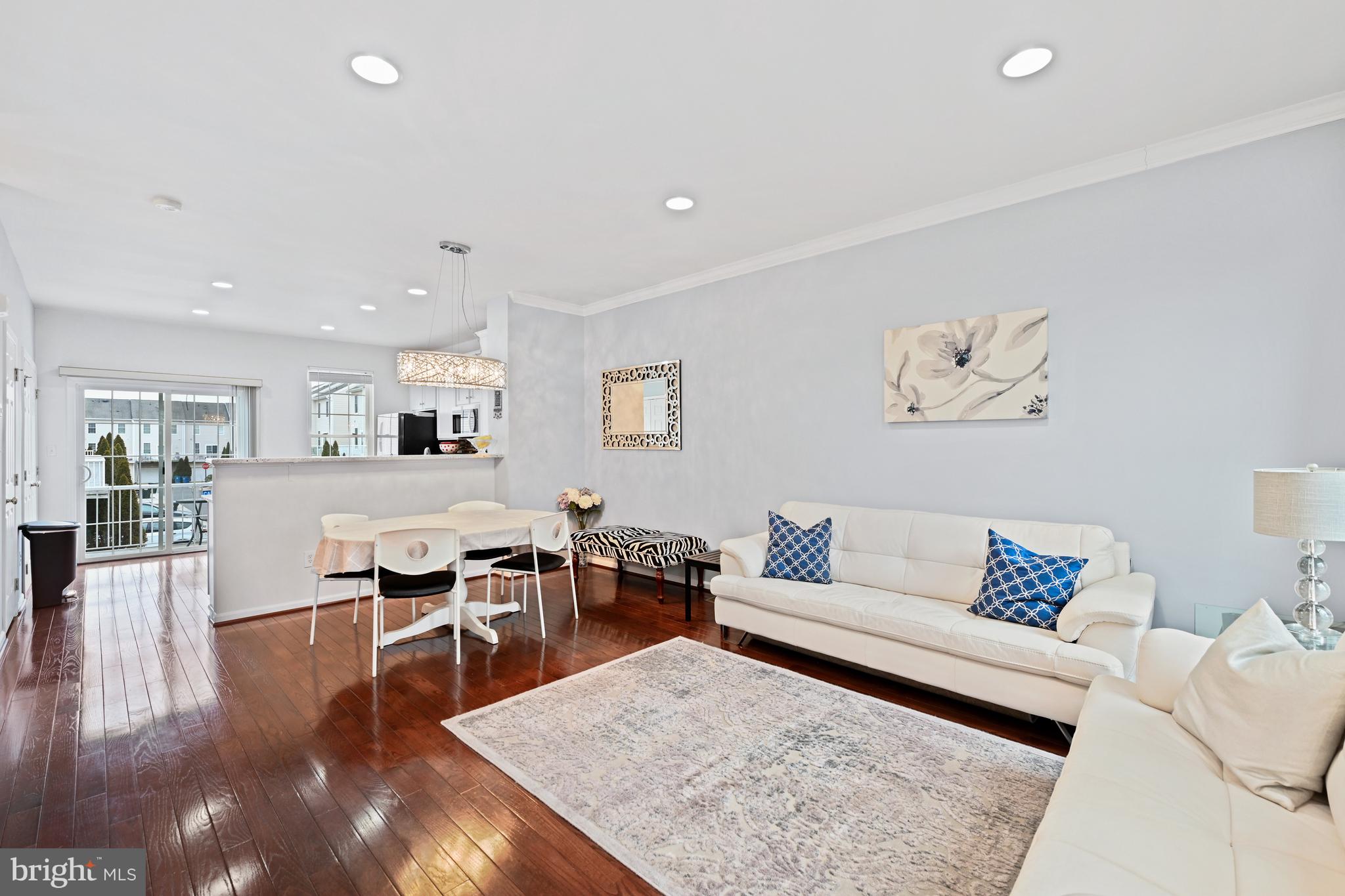 SOUTH RIDING - Residential