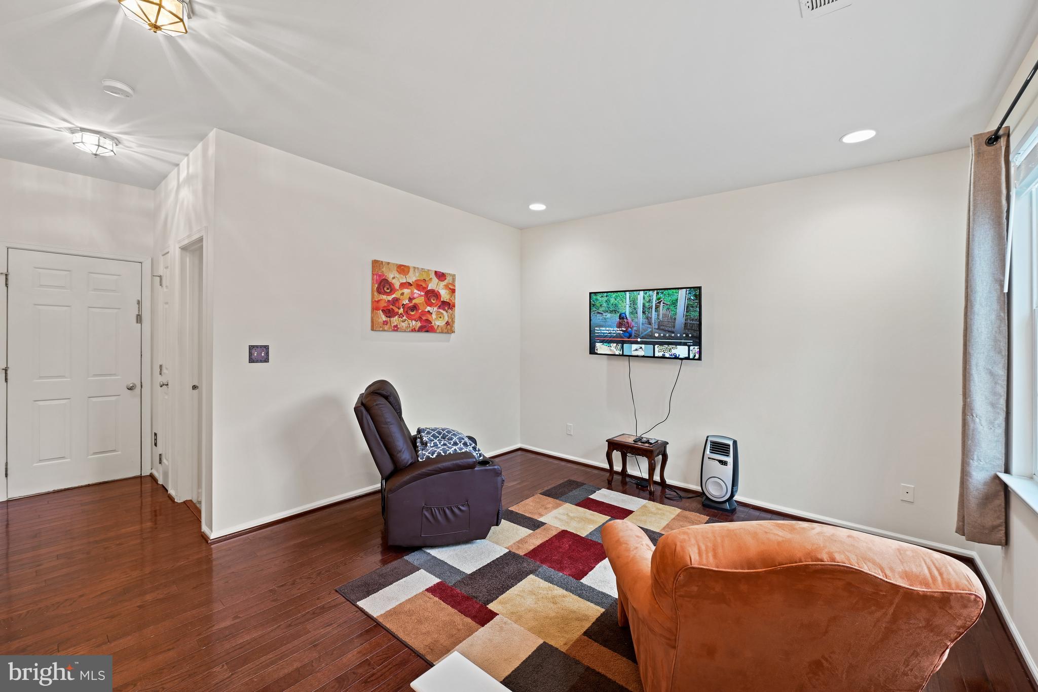 SOUTH RIDING - Residential