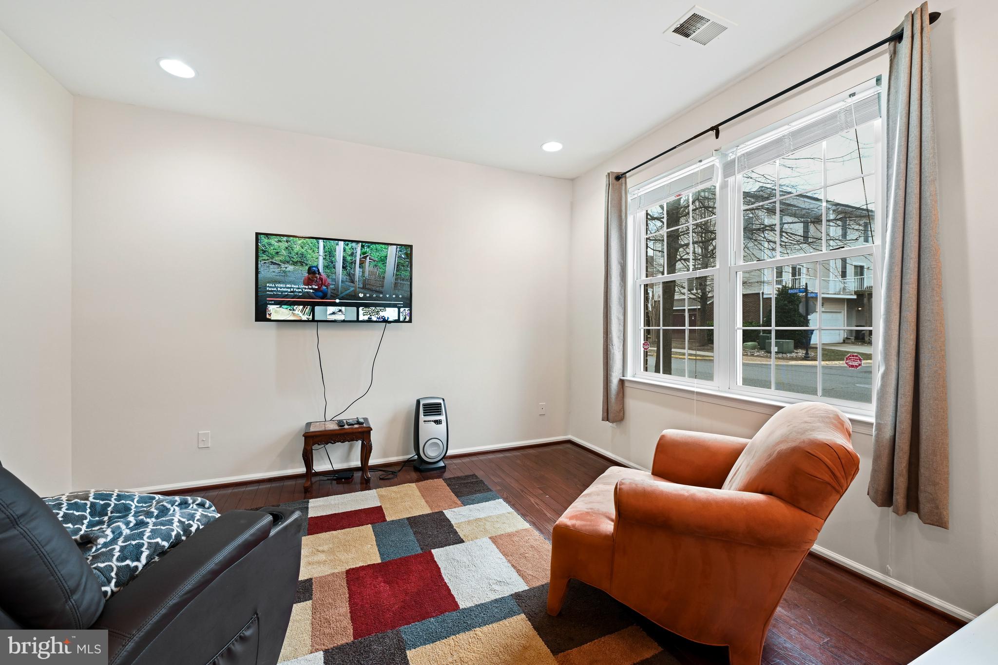 SOUTH RIDING - Residential