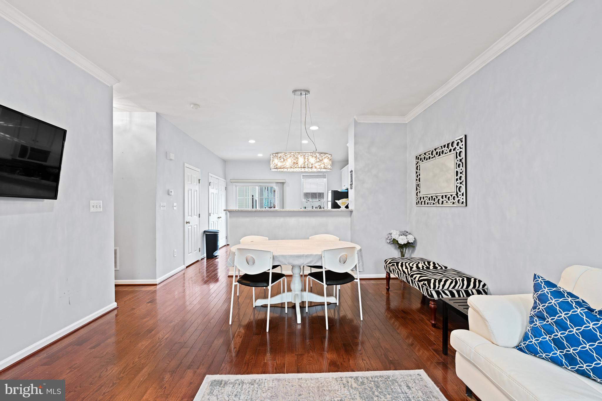 SOUTH RIDING - Residential