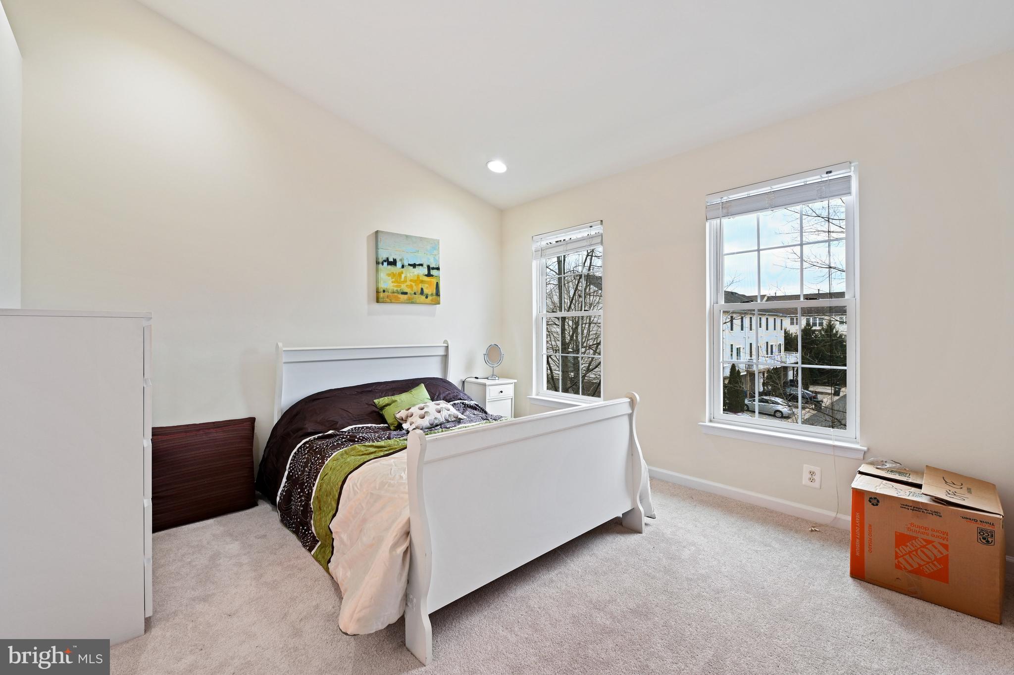 SOUTH RIDING - Residential