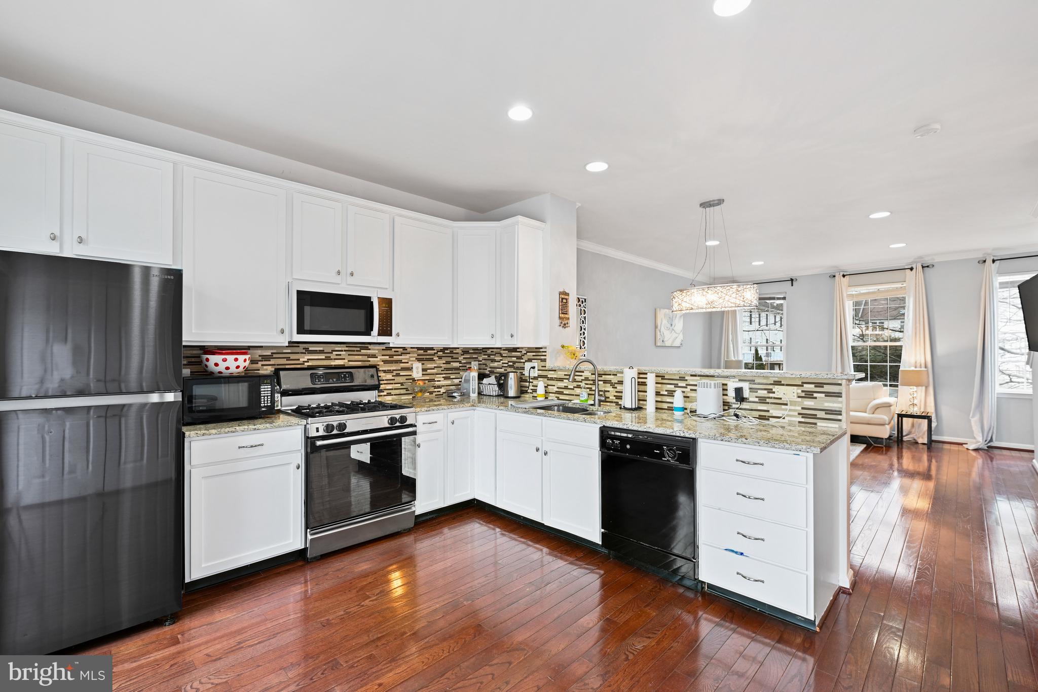 SOUTH RIDING - Residential