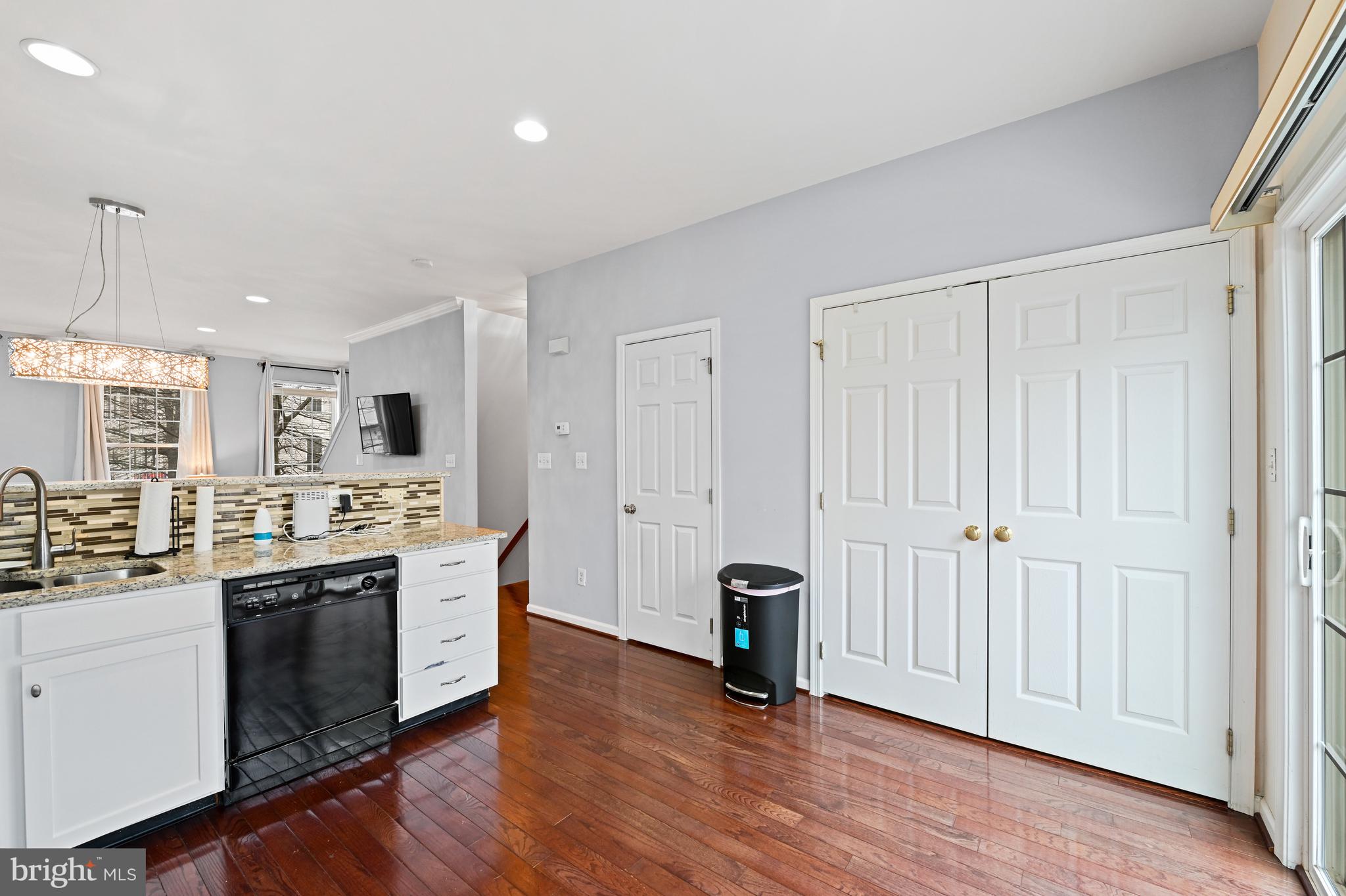 SOUTH RIDING - Residential