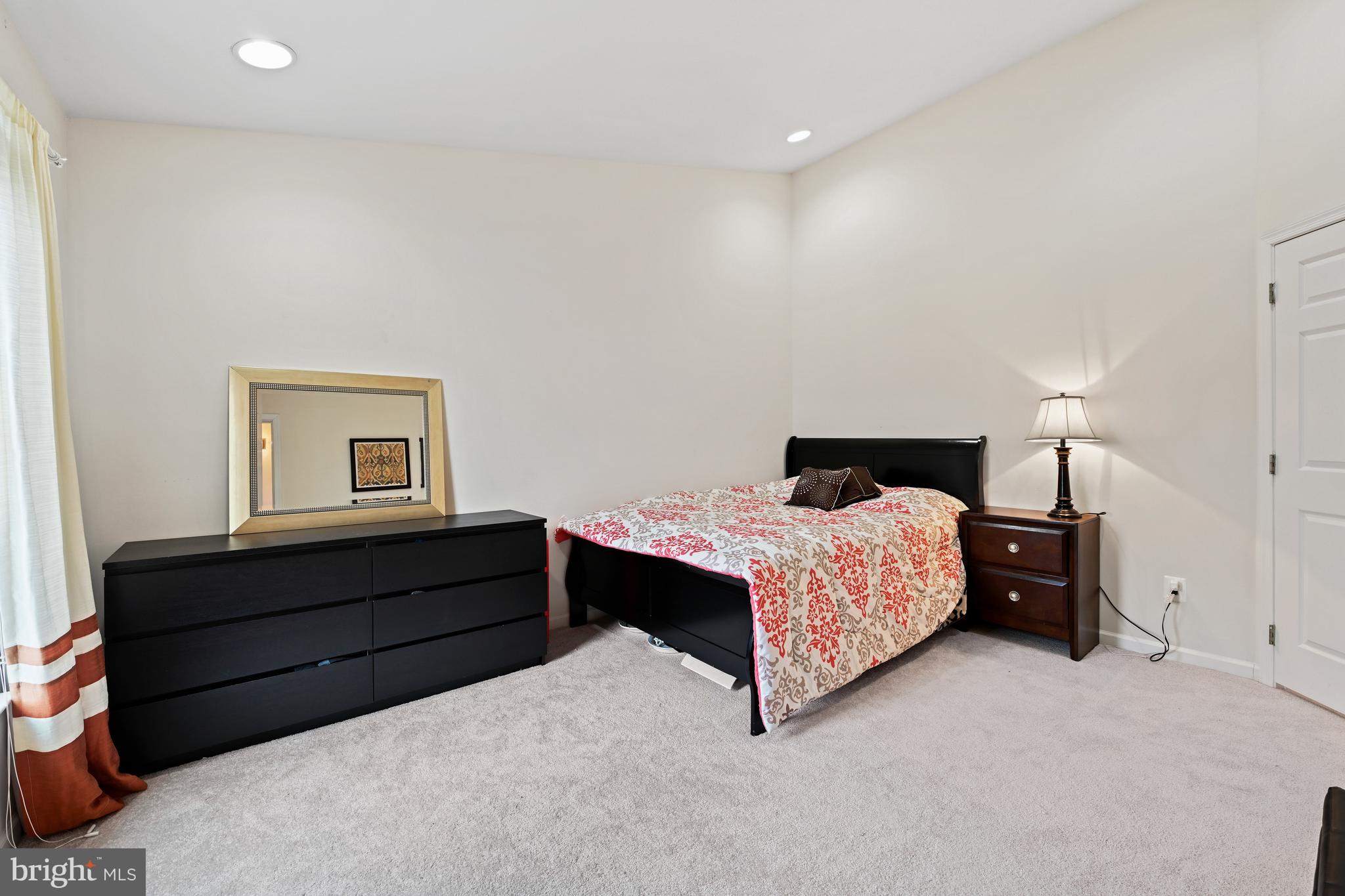 SOUTH RIDING - Residential