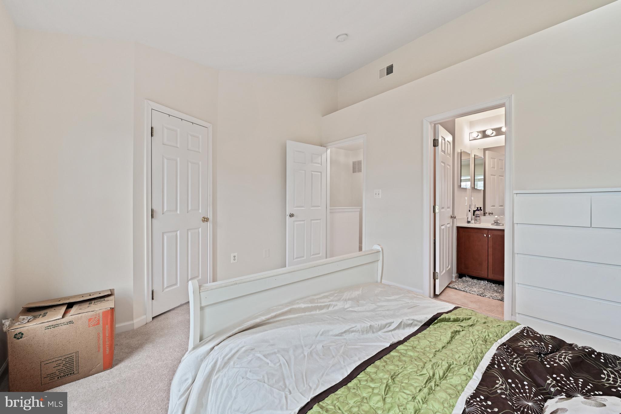 SOUTH RIDING - Residential