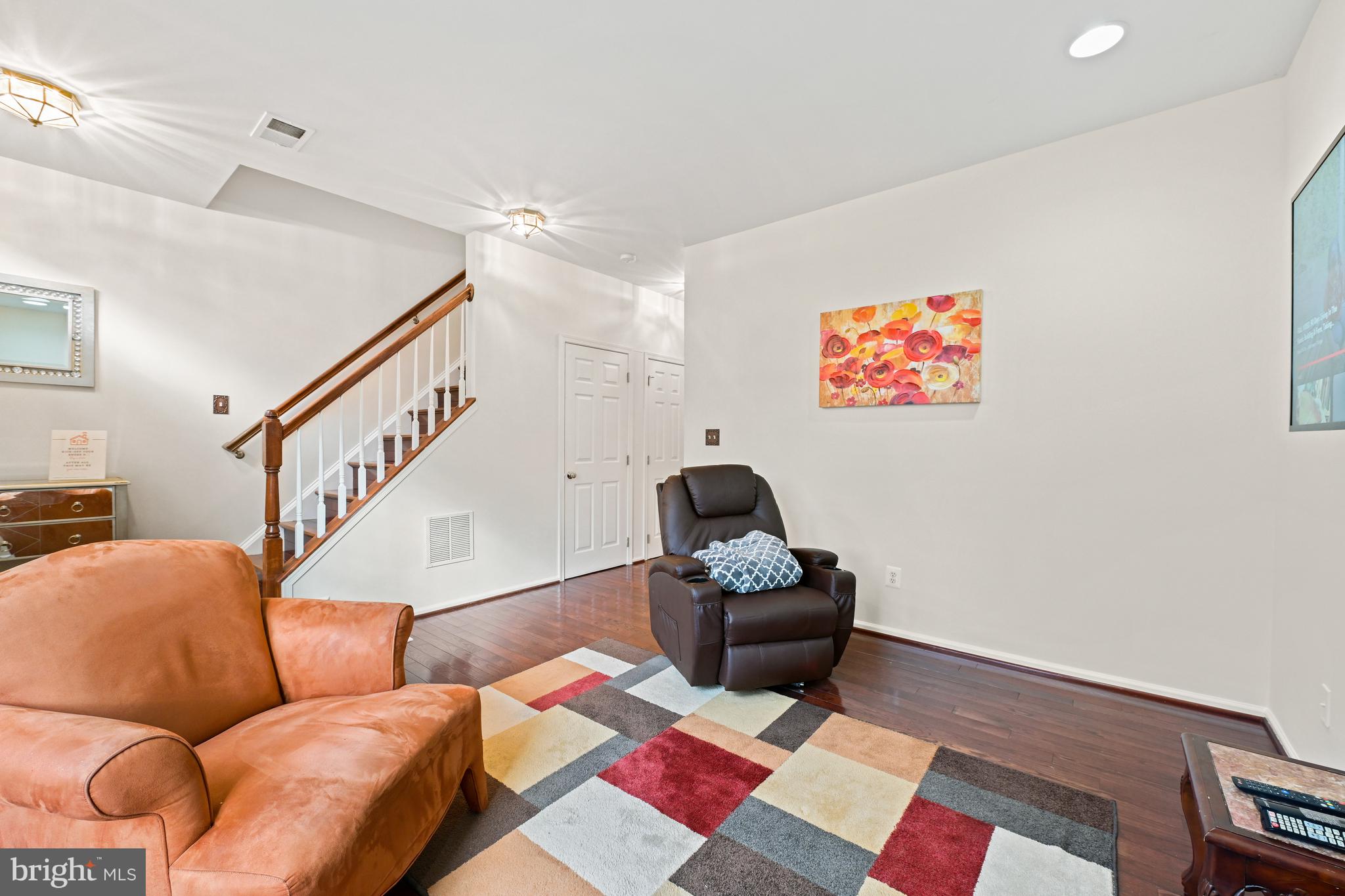 SOUTH RIDING - Residential