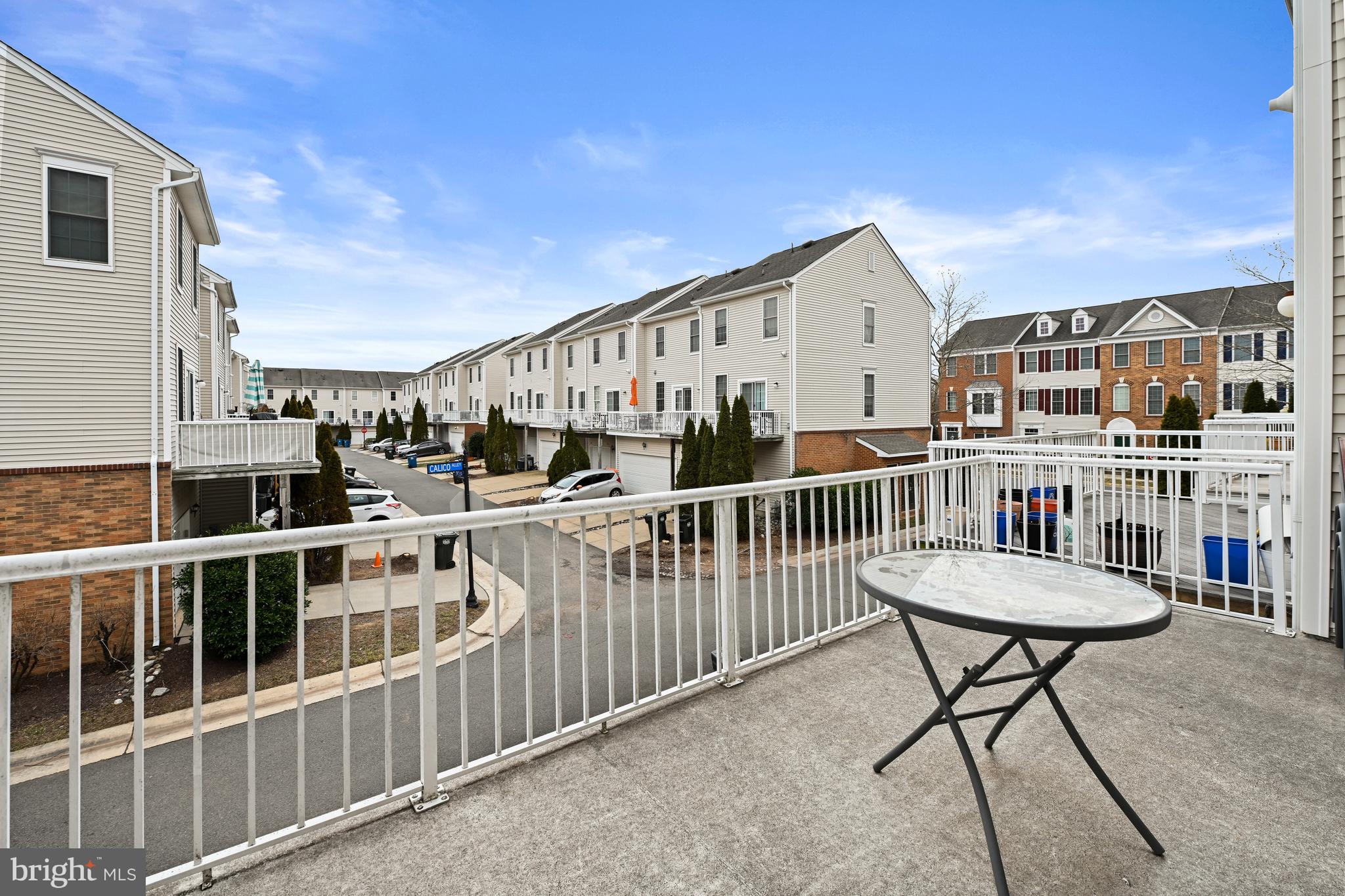 SOUTH RIDING - Residential