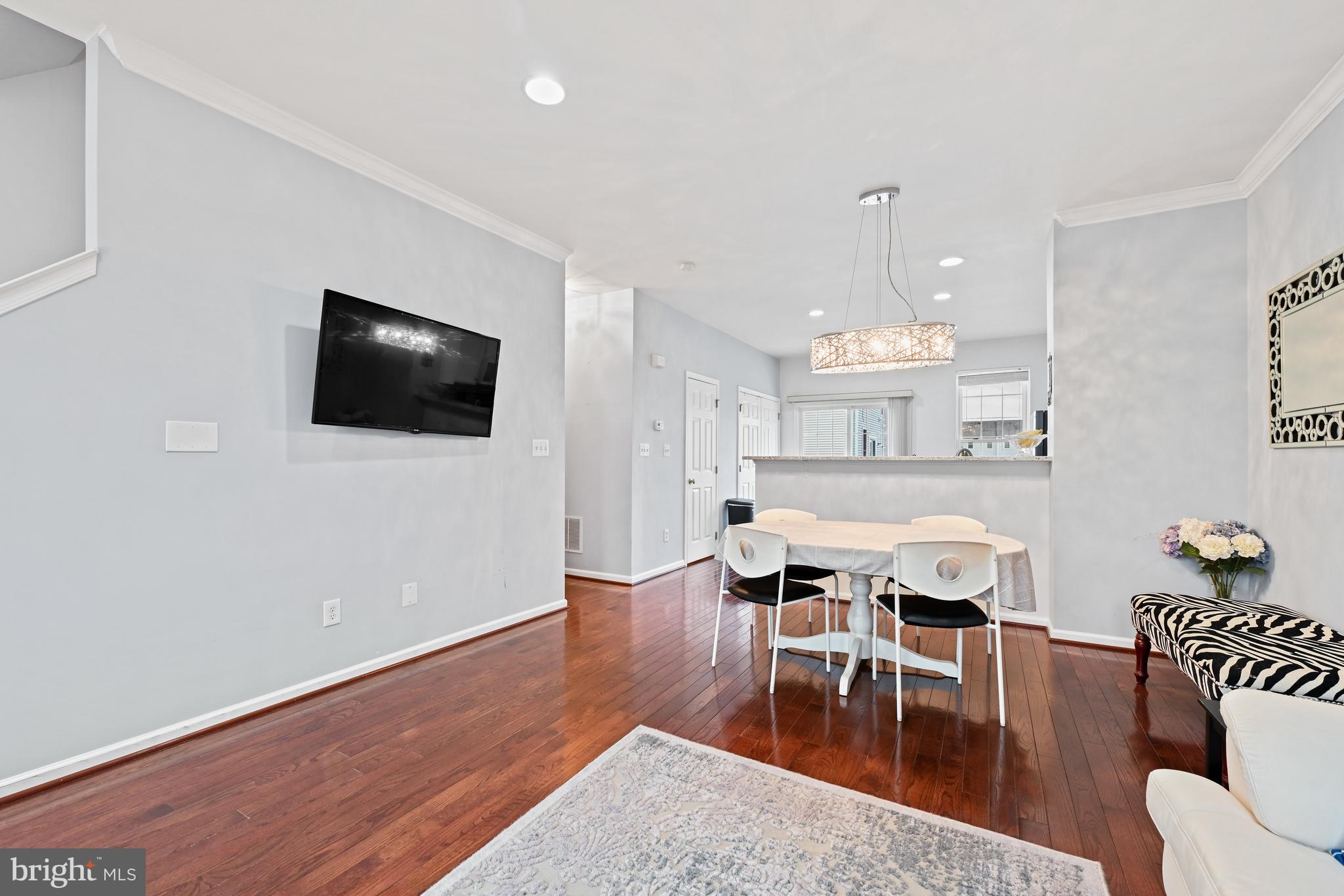 SOUTH RIDING - Residential