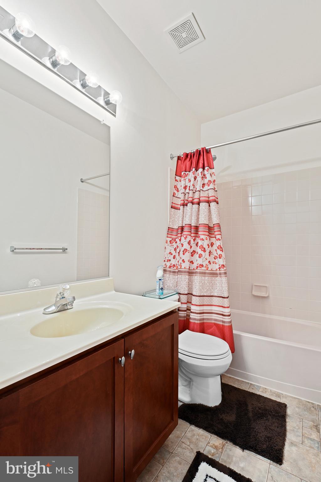 SOUTH RIDING - Residential