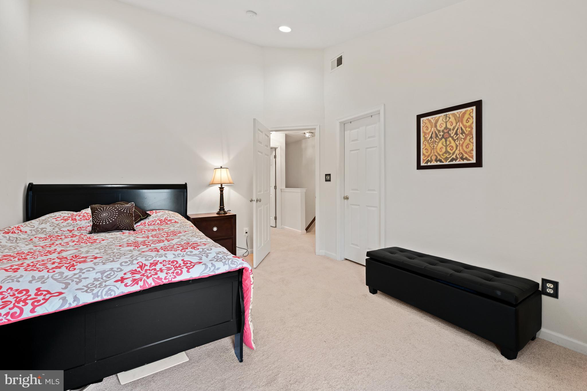 SOUTH RIDING - Residential