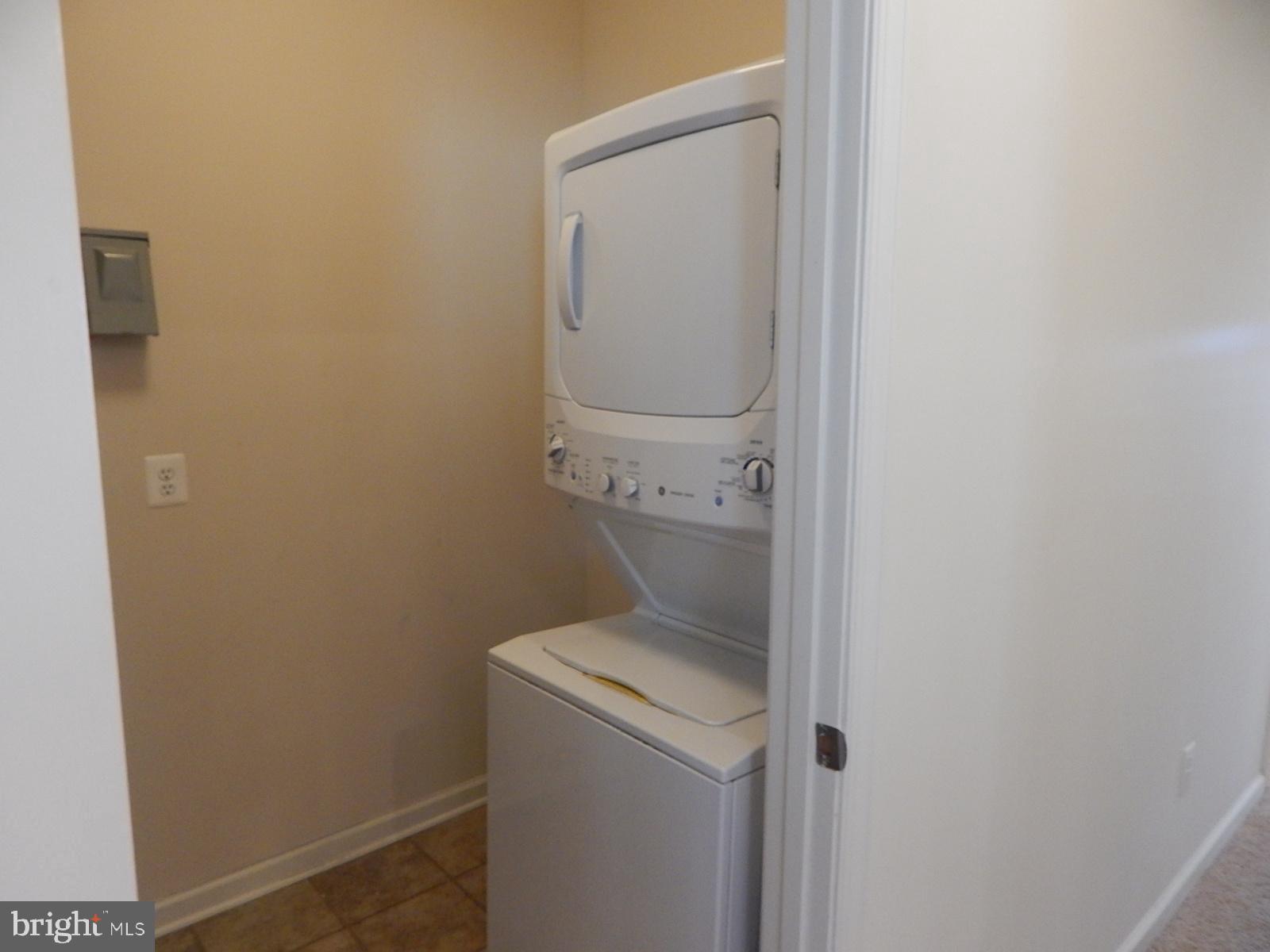 VIRGINIA LANDING - Residential Lease