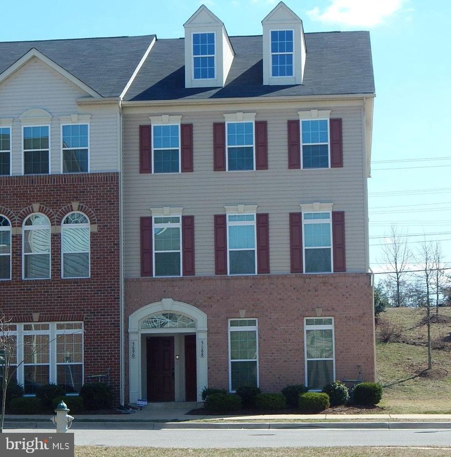 Open concept townhome condo featuring beautiful hardwood floor in the living room/dining area, stainless steel appliances,  carpeting in the bedrooms.  Master bedroom features a private deck, private bathroom, and walk-in closet.  Located minutes from the beltway for easy access to Joint Base Anacostia Bolling  and Joint Base Andrew.  Close to Tanger Outlets and National Harbor.   Don't miss out on this highly sort after community. No Smoking, No Pets.