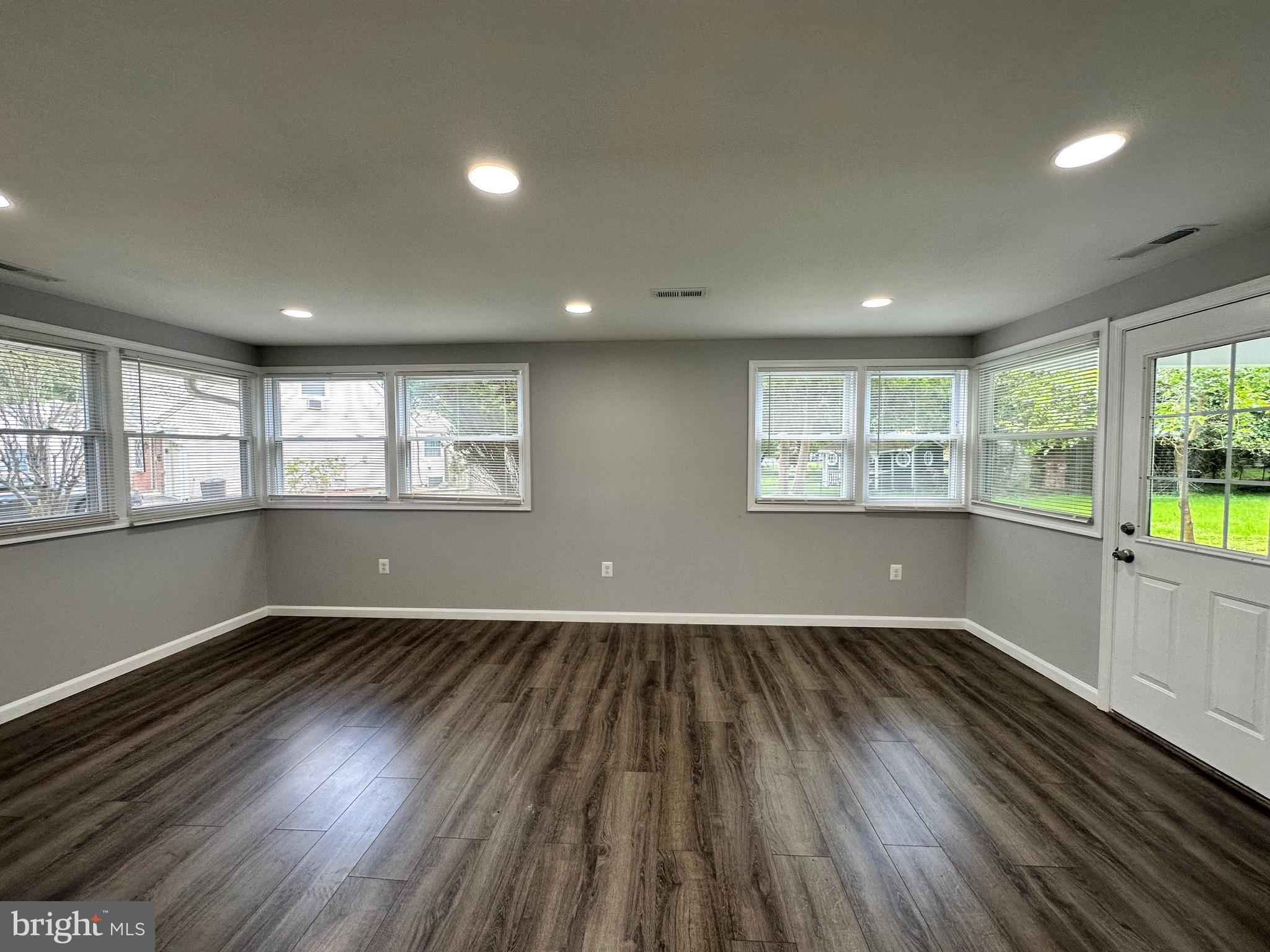 AMBER MEADOWS - Residential