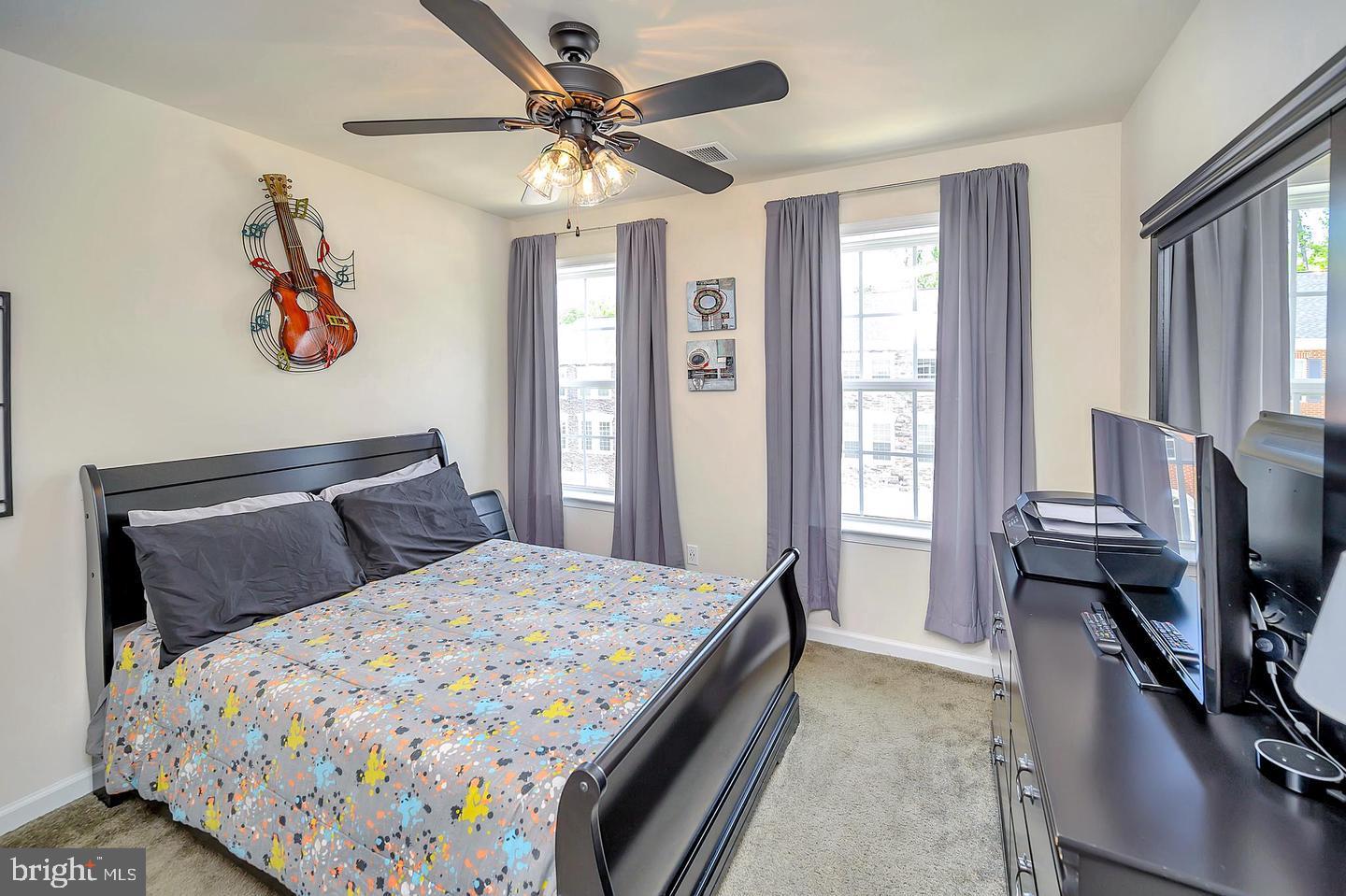 COWAN CROSSING - Residential Lease