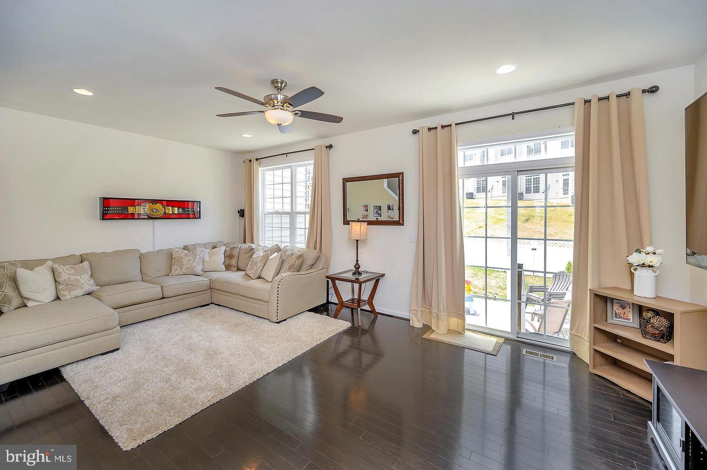 COWAN CROSSING - Residential Lease