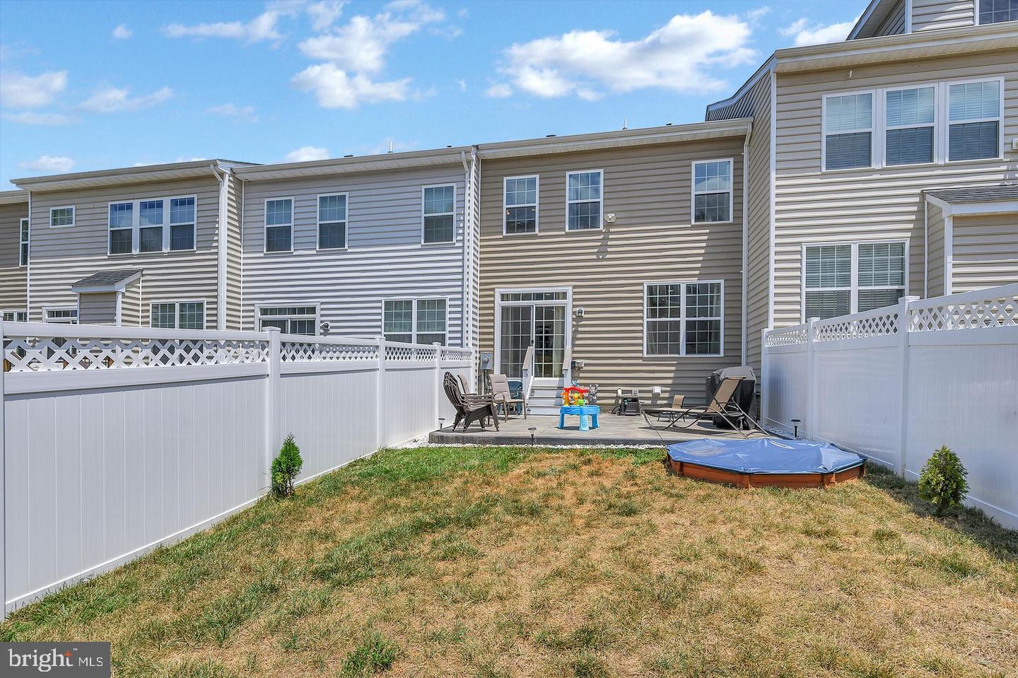 COWAN CROSSING - Residential Lease