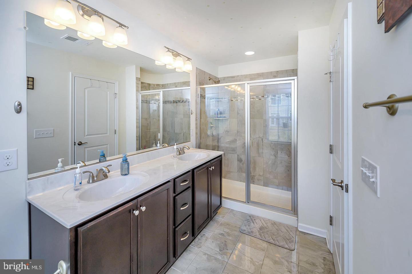 COWAN CROSSING - Residential Lease